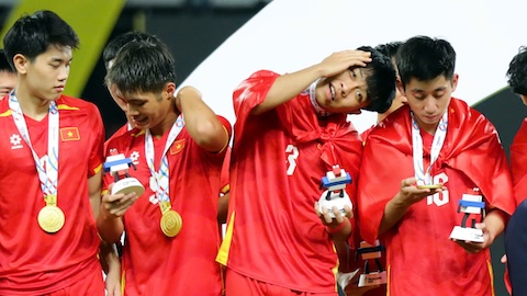 Thư SEA Games: Nụ cười ngày trở về của thầy trò HLV Kim Sang Sik
